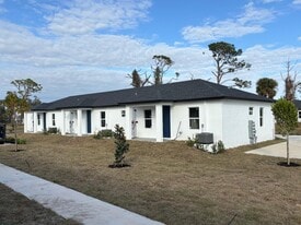 195 Rotonda Blvd W in Rotonda West, FL - Building Photo