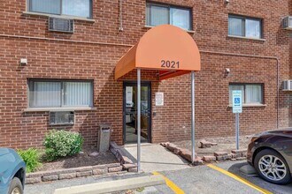 2021 S Wolf Rd in Hillside, IL - Building Photo - Building Photo