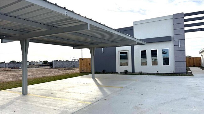 19 N 43rd St in McAllen, TX - Building Photo - Building Photo