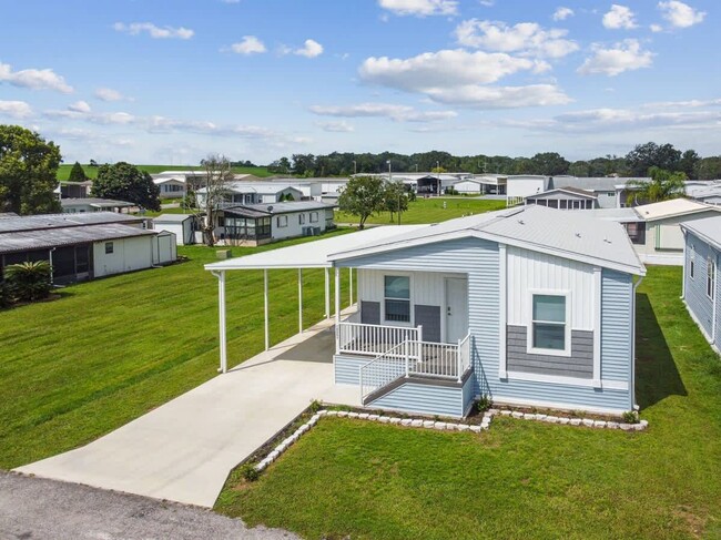 10043 Collingwood Ave in Dade City, FL - Building Photo - Building Photo