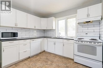 405 Bay St in Midland, ON - Building Photo - Building Photo