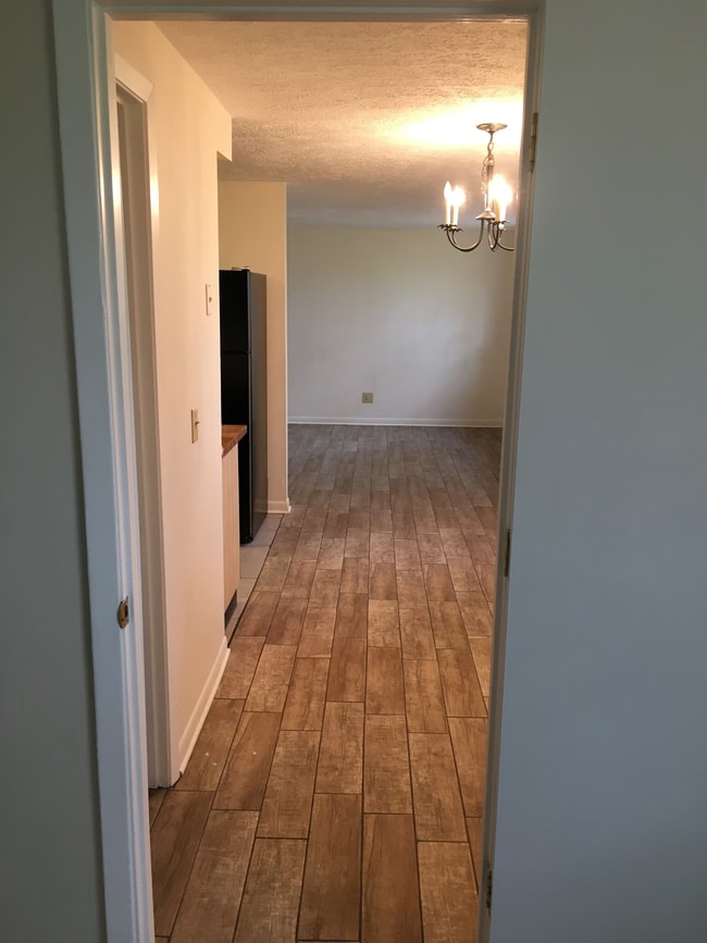 6065 Donna-Jay Dr in Loveland, OH - Foto de edificio - Building Photo