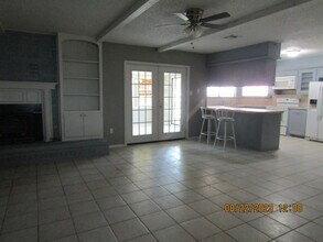 711 SW Englewood Dr in Lawton, OK - Building Photo - Building Photo