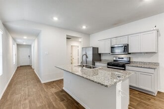 250 Granary Dr in Uhland, TX - Building Photo - Building Photo