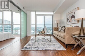 85-3685 Queens Wharf Rd in Toronto, ON - Building Photo - Building Photo