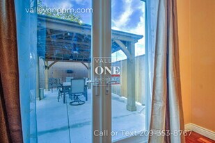 2299 Ogden Sannazor Dr in Tracy, CA - Building Photo