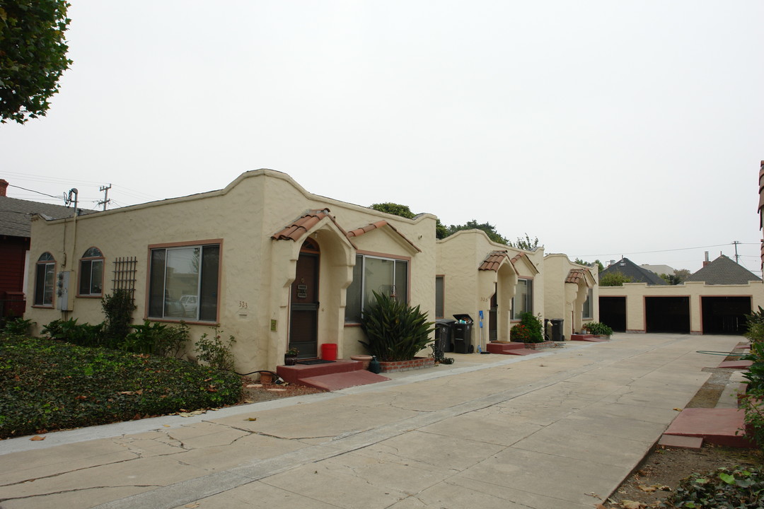 323 Riker St in Salinas, CA - Building Photo