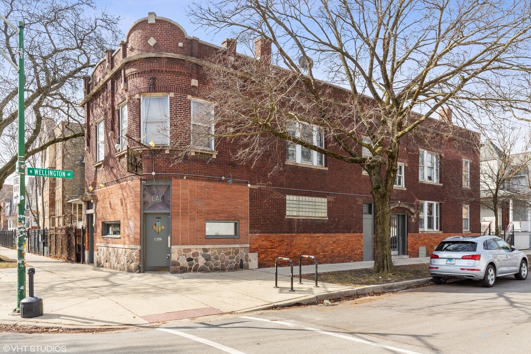 2956 N Albany Ave in Chicago, IL - Building Photo