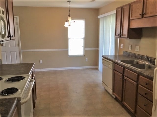 5205 Mount Hope Dr in Winston-Salem, NC - Foto de edificio - Building Photo