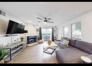 3002 N 70th St in Scottsdale, AZ - Foto de edificio - Building Photo