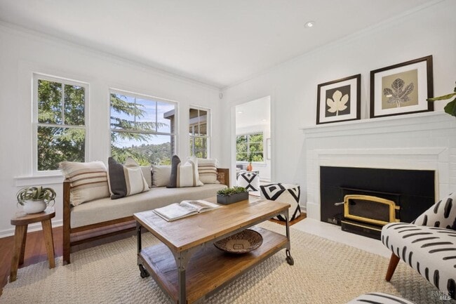 63 Ivy Dr in Ross, CA - Building Photo - Building Photo