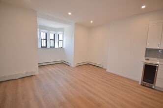 518 Massachusetts Ave, Unit 1 in Boston, MA - Foto de edificio - Building Photo