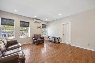 599 N Maple Ave in Ridgewood, NJ - Building Photo - Building Photo