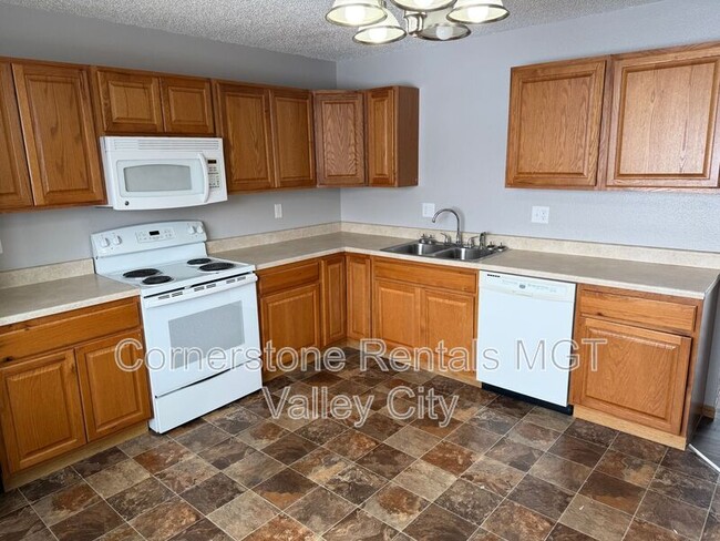 property at 912 9th Ave SE