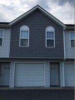 914 Brawley School Rd in Mooresville, NC - Building Photo