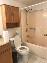 115 Polifly Rd, Unit 2F in Hackensack, NJ - Building Photo - Building Photo