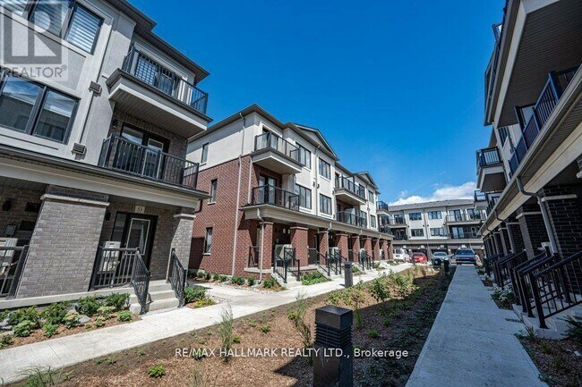 49 Matawin Ln in Richmond Hill, ON - Building Photo - Building Photo