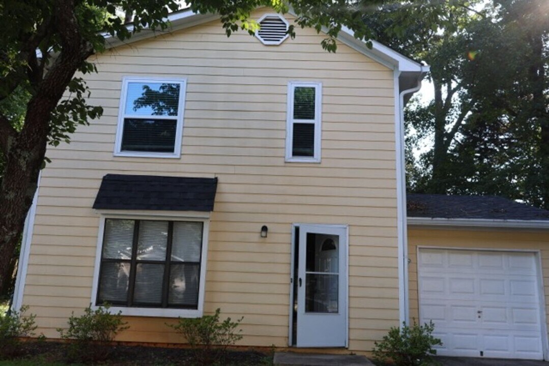 5331 Ridge Forest Dr in Stone Mountain, GA - Building Photo