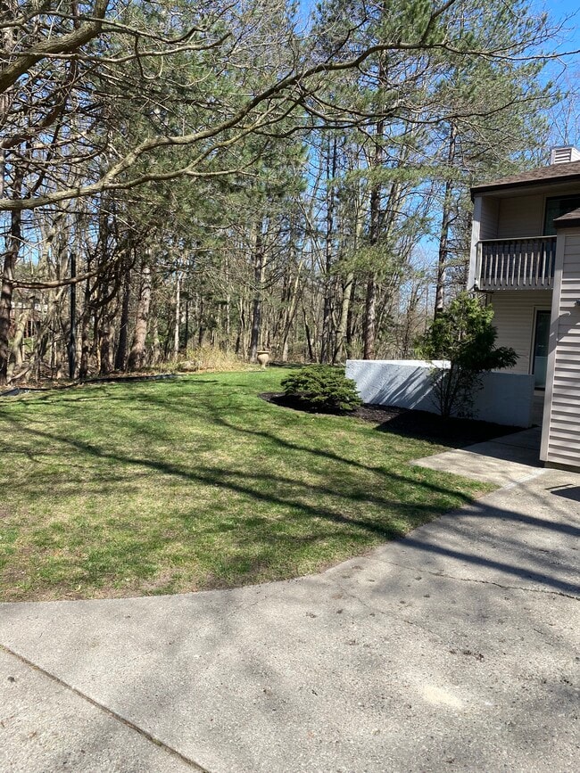 17454 Dunewood Ct, Unit Dunewood in Spring Lake, MI - Building Photo - Building Photo
