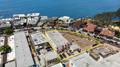 La Jolla Plaza in La Jolla, CA - Building Photo - Building Photo