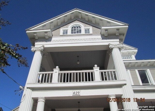 429 W Mistletoe Ave in San Antonio, TX - Building Photo - Building Photo