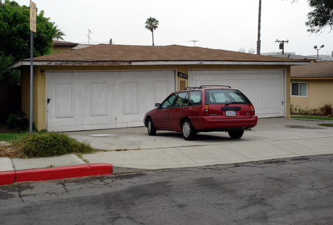 1633 E Palm Ave in El Segundo, CA - Building Photo - Building Photo