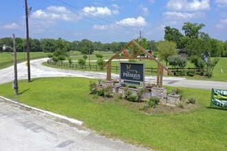 203 Ferguson Dr in Cleveland, TX - Building Photo - Building Photo