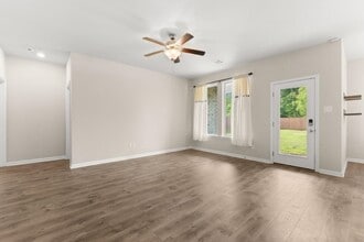 1647 Reserve Dr in Westlake, LA - Building Photo - Building Photo