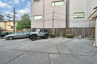 1607 Welch St in Houston, TX - Building Photo - Building Photo