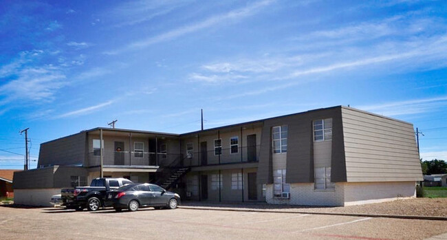 Somerset Apartments in Lubbock, TX - Building Photo - Building Photo