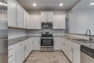 1348 N Corsica Dr in Fayetteville, AR - Building Photo - Building Photo