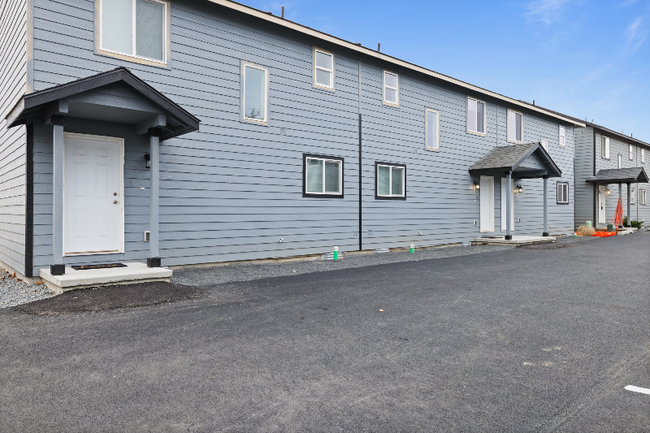2631 W Marina Dr in Moses Lake, WA - Foto de edificio - Building Photo