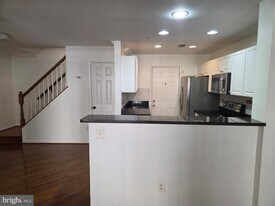 1930 Crescent Park Dr in Reston, VA - Building Photo