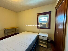 258 Boston Ave, Unit 2 in Medford, MA - Building Photo - Building Photo