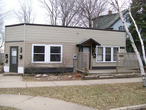 830 5th Ave SE in Minneapolis, MN - Building Photo - Building Photo