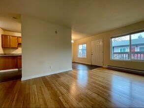 36 SE 80th Ave in Portland, OR - Building Photo - Building Photo