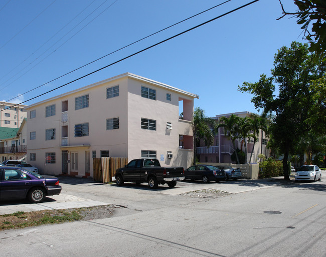 1857 Jefferson St in Hollywood, FL - Building Photo - Building Photo