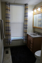 26 Lincoln Ave, Unit Downstairs  6 bed in Cortland, NY - Building Photo - Building Photo