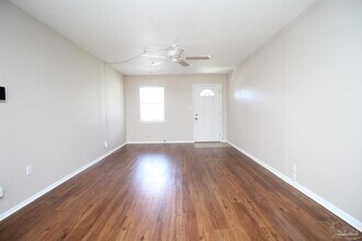 7100 Santa Barbara St in Pensacola, FL - Building Photo - Building Photo