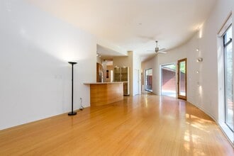 3527 Oak Knoll Dr, Unit 9-918 in Emerald Hills, CA - Building Photo - Building Photo