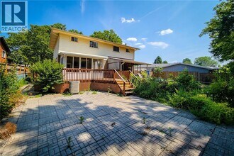 4433 Meadowvale Dr in Niagara Falls, ON - Building Photo - Building Photo