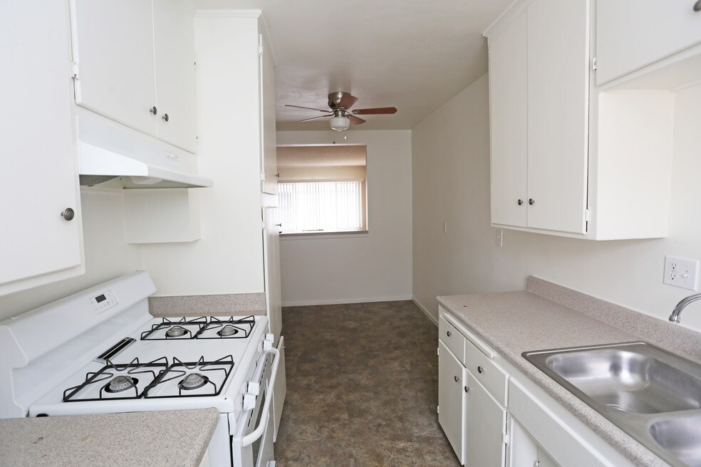 12423 Breezewood Dr Apartments and Nearby Whittier