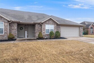 203 Sage St in Centerton, AR - Building Photo - Building Photo