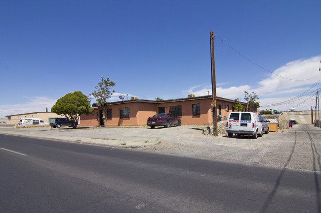 3130 Dyer St in El Paso, TX - Building Photo - Building Photo