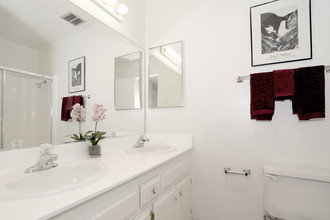 Villas Apartments Homes in Anaheim, CA - Building Photo - Interior Photo