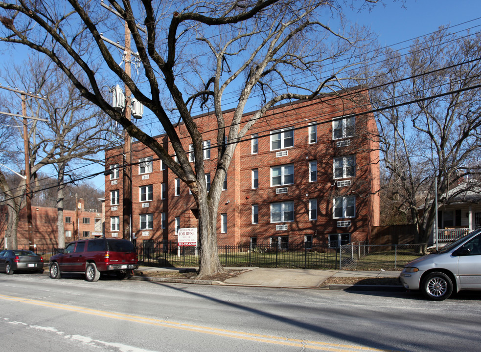 Benning Road Apartments in Washington, DC - Building Photo