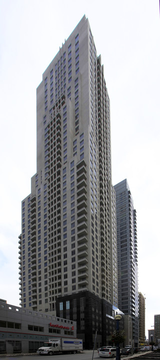 Uptown Residences in Toronto, ON - Building Photo