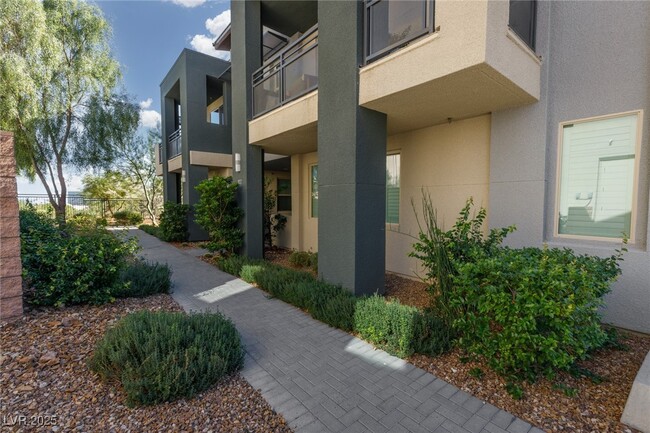 11272 Gravitation Dr in Las Vegas, NV - Building Photo - Building Photo