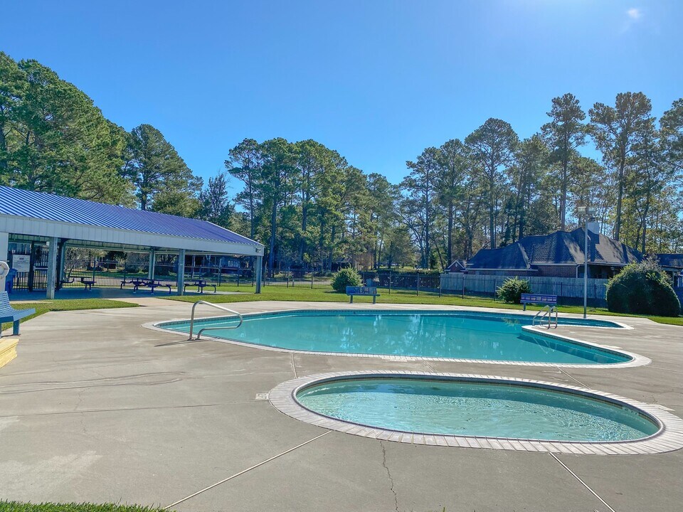 13409 W Summerchase Cir in Willis, TX - Building Photo
