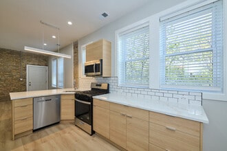 2876 W 21st Pl in Chicago, IL - Building Photo - Building Photo